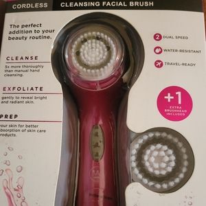 Facial cleanser